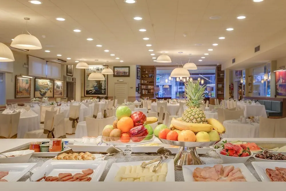 Hotel Pirineos Figueres By Pierre & Vacances Figueres (Girona)