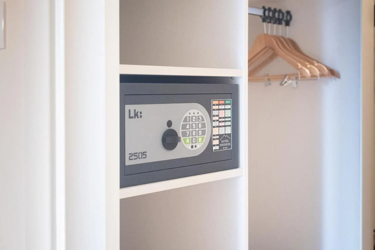 Hotel Pirineos Figueres By Pierre & Vacances Figueres (Girona)