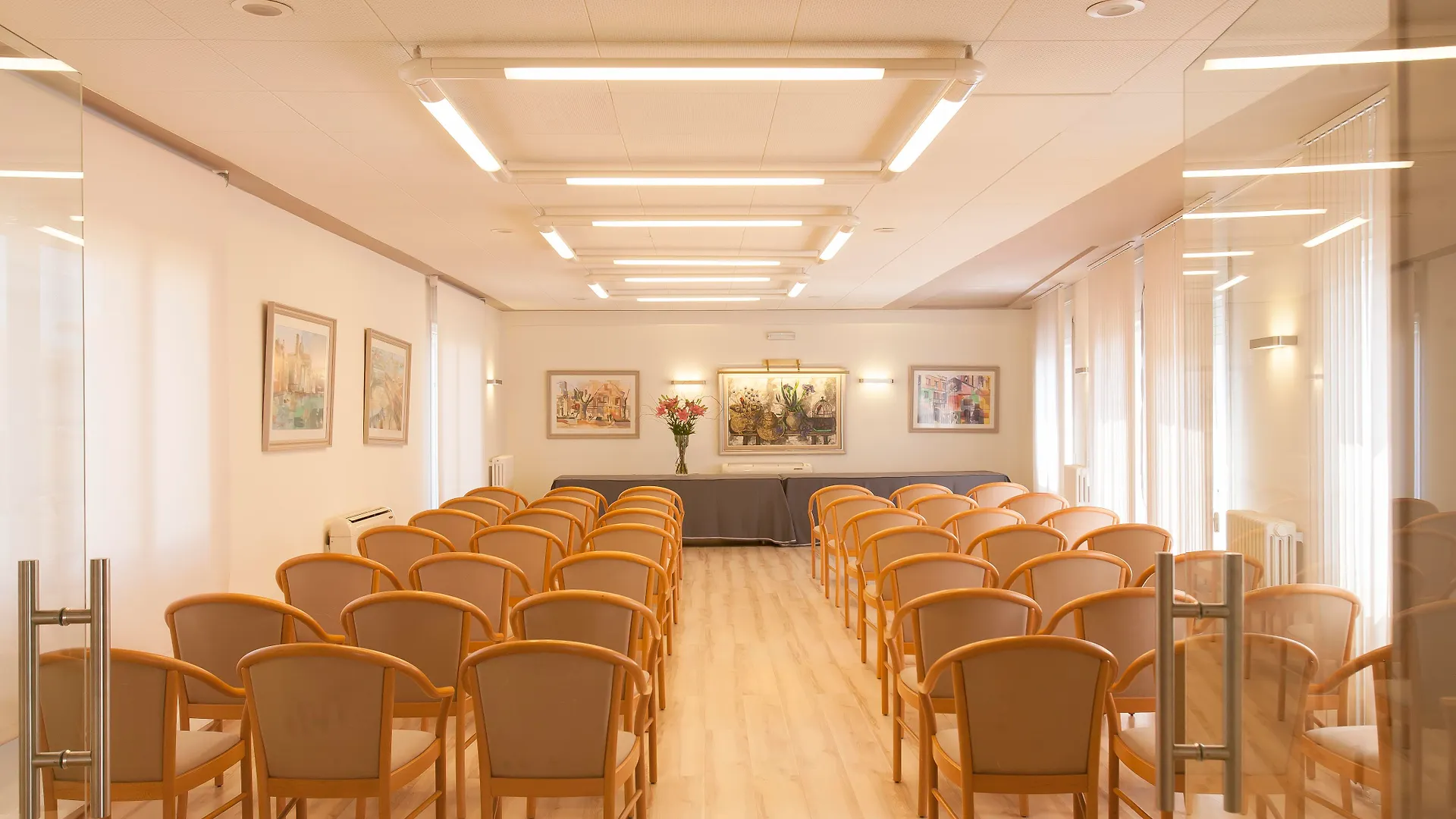 Hotel Pirineos Figueres By Pierre & Vacances