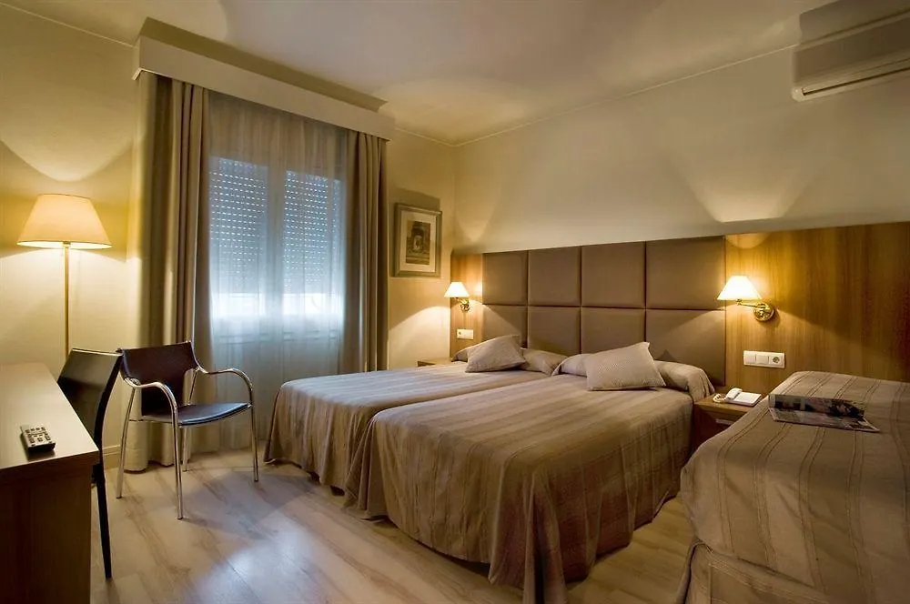 Hotel Pirineos Figueres