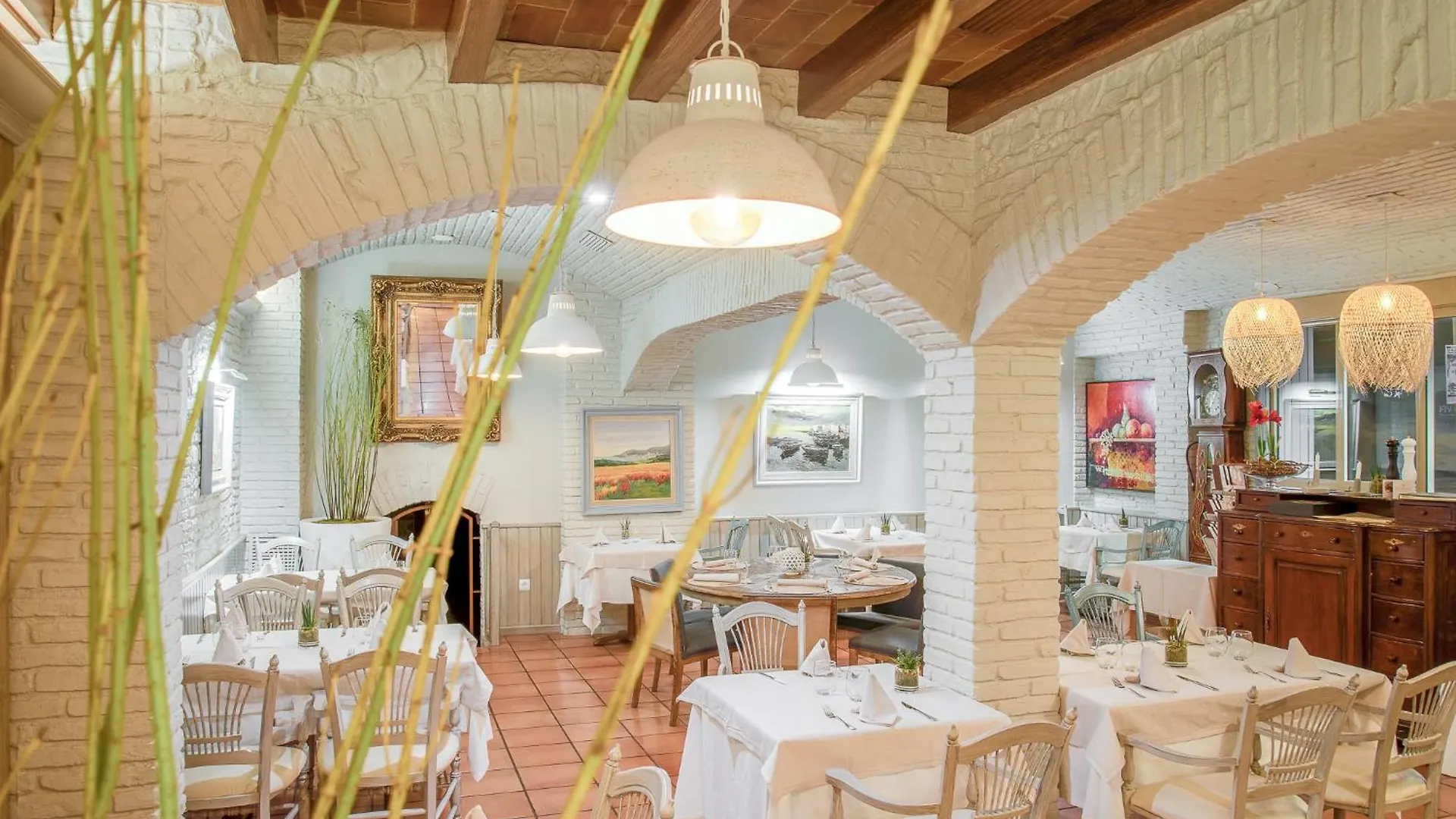 Hotel Pirineos Figueres  4*, Figueres (Girona)