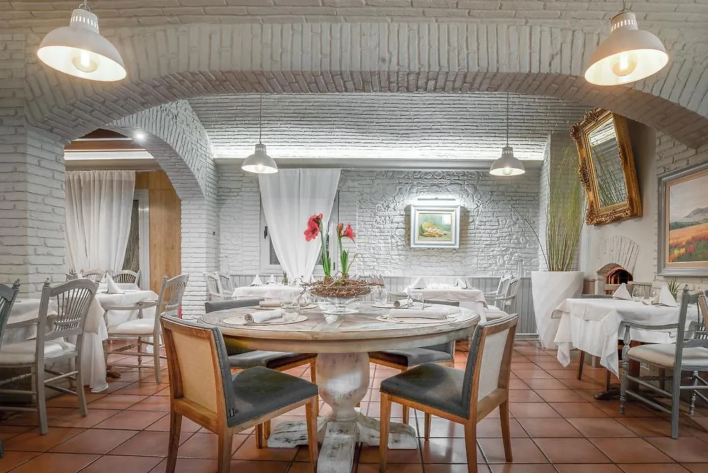 Hotel Pirineos Figueres By Pierre & Vacances  Figueres (Girona)